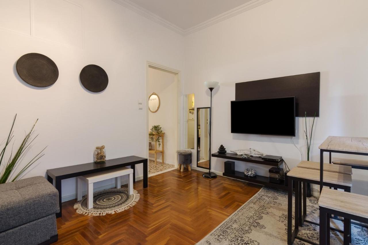Classic And Modern Apartment In Athena Bagian luar foto